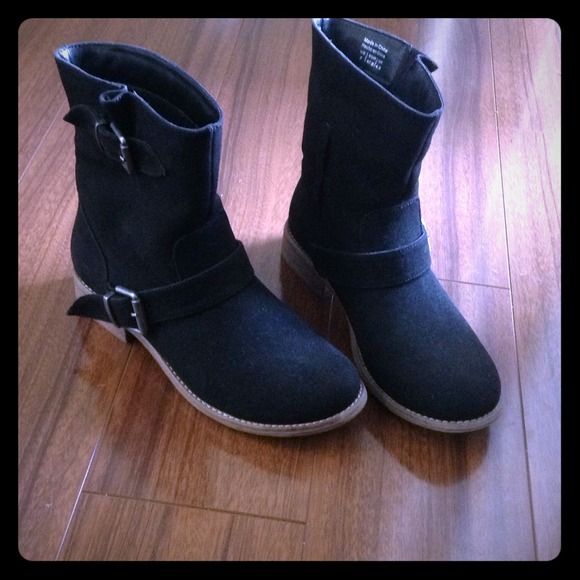 Black boots