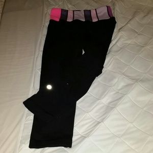 LULULEMON  pink multicolor/black reversible crop!