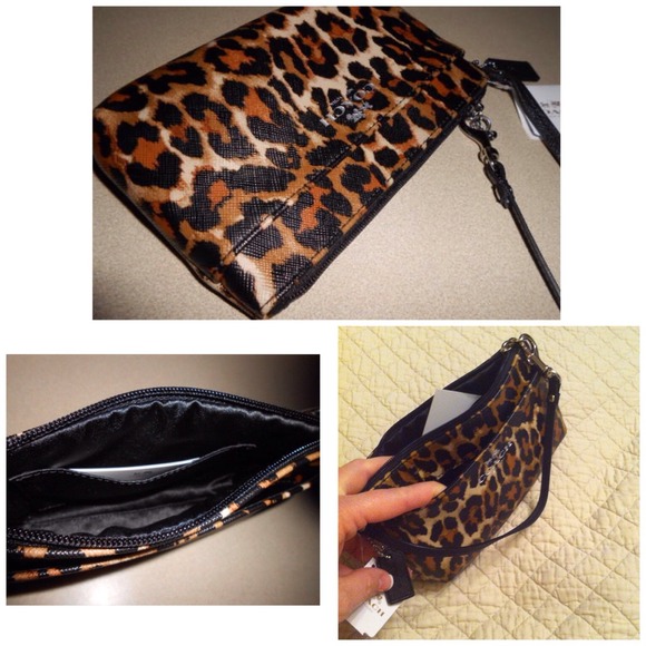 ❌KEEPING❌gifting for Xmas CoachOcelot Med Wristlet - Picture 3 of 4