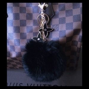 💖 Pompom Keychain in Black 💖