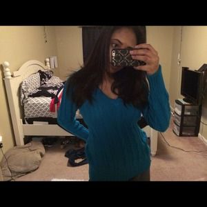 Blue knit sweater ❄️