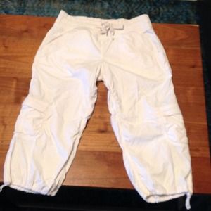 White lululemon crops size 8