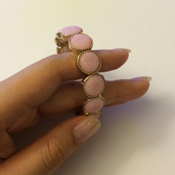 Pink bracelet - Picture 2 of 2