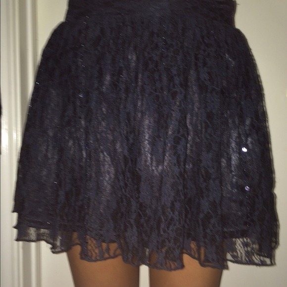 Lace and sequence skirt❄️