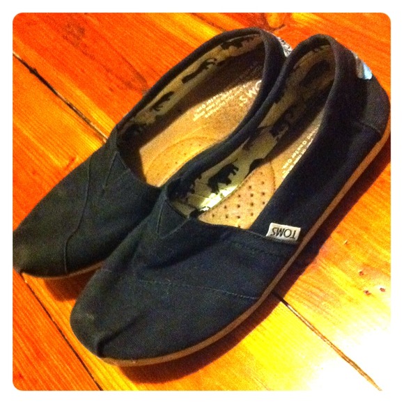 ❤️Loved black toms❤️