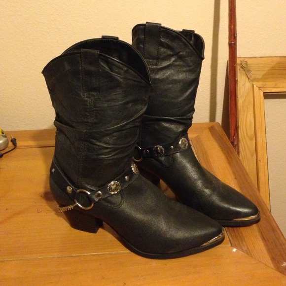 Black dingo cowboy boots
