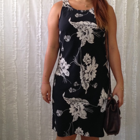 🚫SOLD🚫Vintage Sz M Shift Dress - Picture 3 of 3