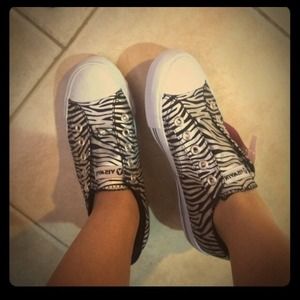 Air walk zebra print converse
