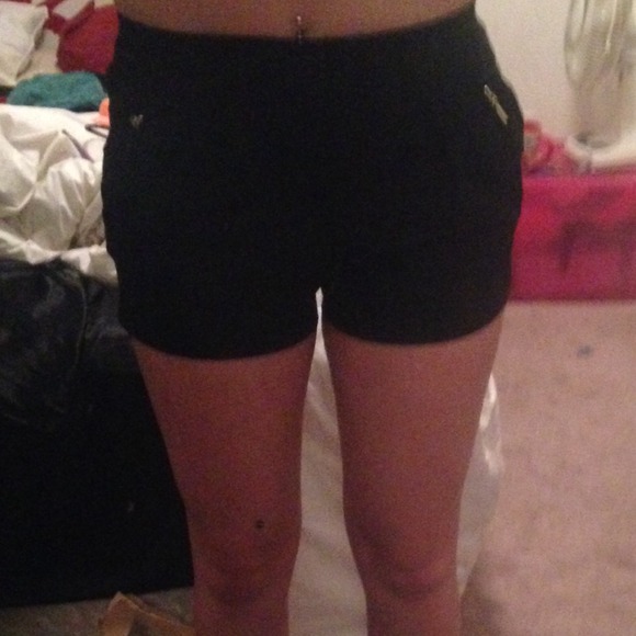 Black high waisted shorts - Picture 4 of 4