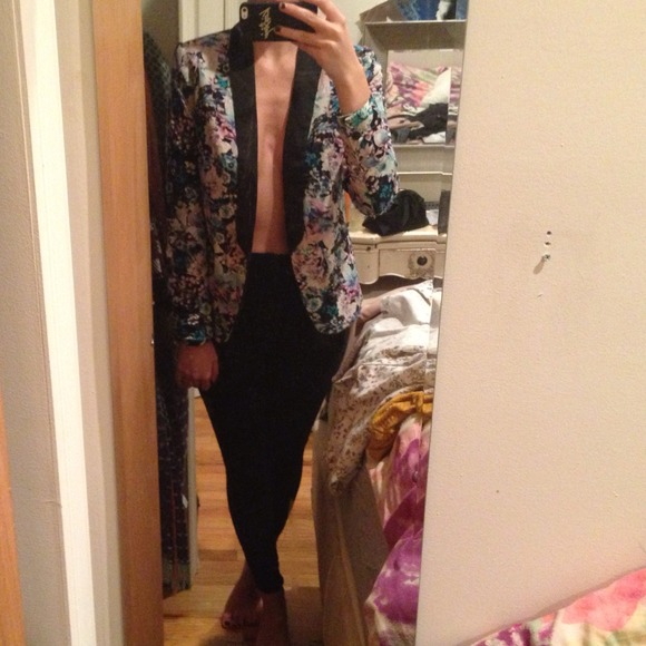 Beautiful floral blazer