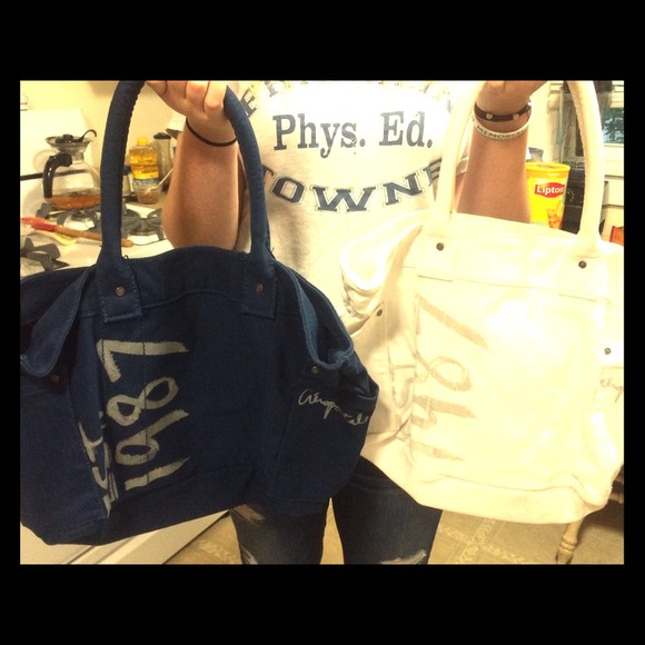 Blue and White canvas handbags - Picture 1 of 4