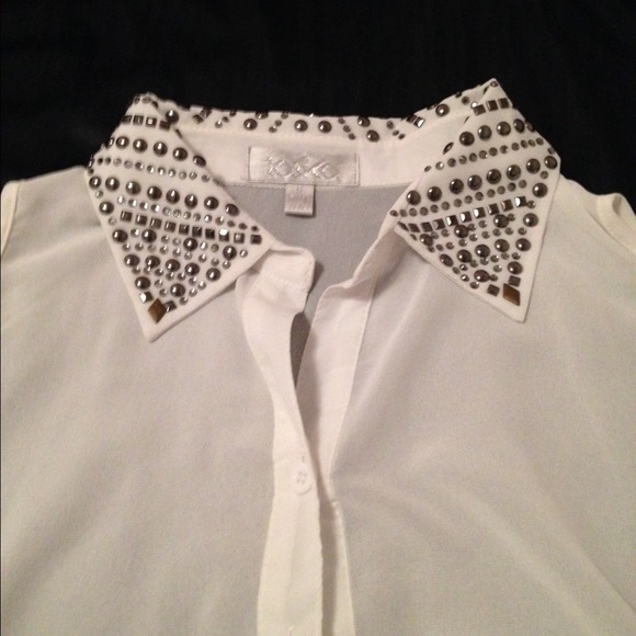 White crop top with cut out sleeves - Picture 3 of 3