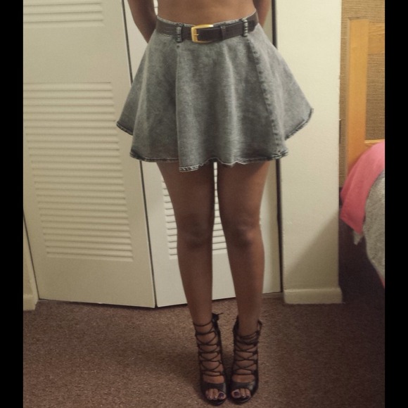 H&M Dresses & Skirts - ON SALE UNTIL FRIDAY‼️H&M Grey Circle Skirt