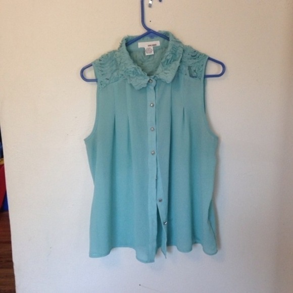 Sleeveless Blouse