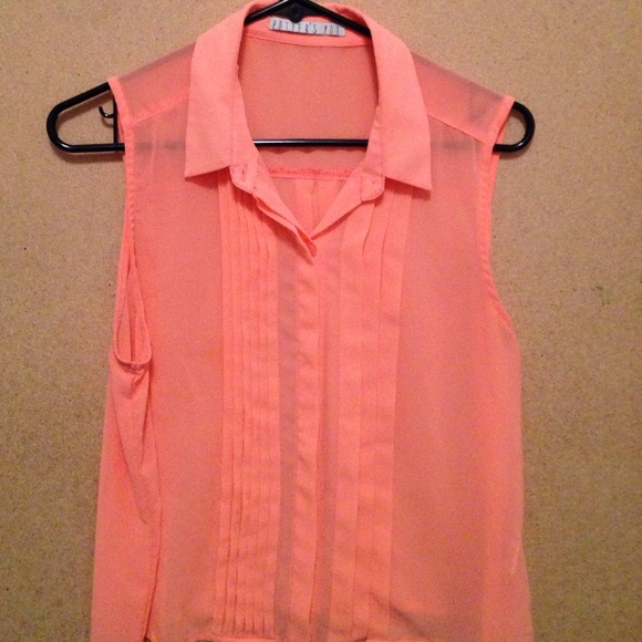 Bright orange pleated crop - Picture 1 of 3