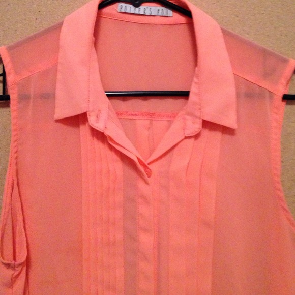 Bright orange pleated crop - Picture 2 of 3