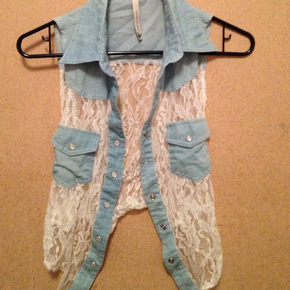 Lace and jean vest - Picture 1 of 3