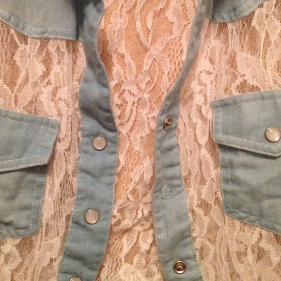 Lace and jean vest - Picture 2 of 3