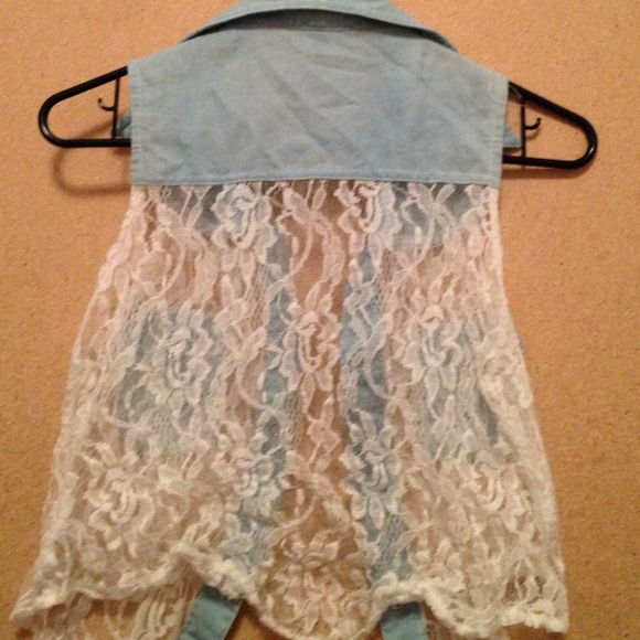 Lace and jean vest - Picture 3 of 3