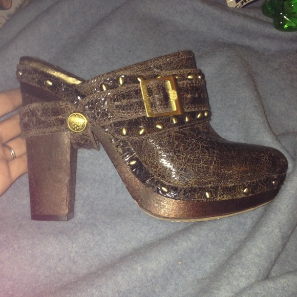 Vince camuto clogs