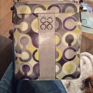 Coach over the shoulder bag (authentic)