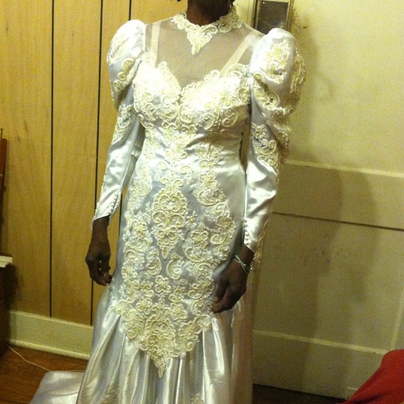 Vintage wedding dress