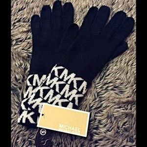 NWT 💯Michael Kors 2014 Fall Gloves❄️