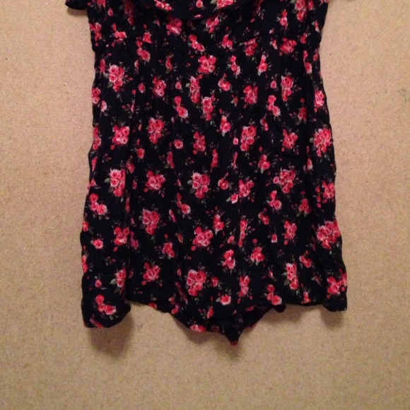 Floral romper - Picture 3 of 3