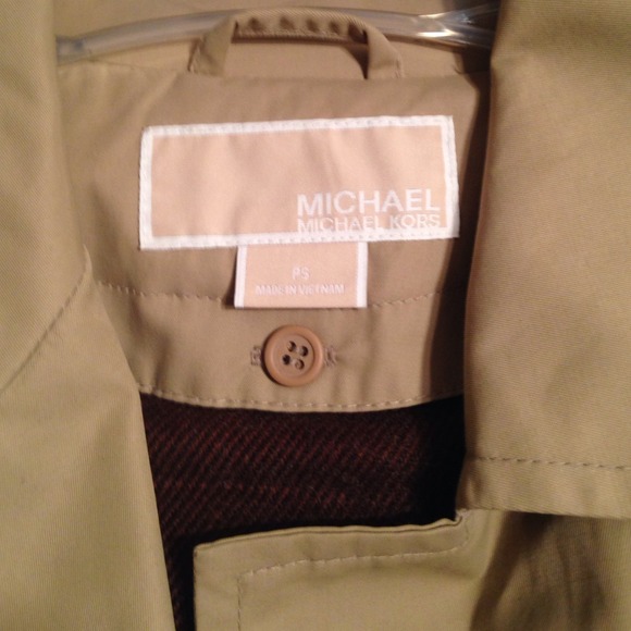 SOLD IN BUNDLE!😄HOST PICK😄‼️MKors khaki trench - Picture 2 of 3