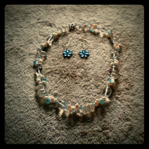 🎀Glass & Pearls Necklace w/ Earrings🎀