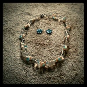🎀Glass & Pearls Necklace w/ Earrings🎀