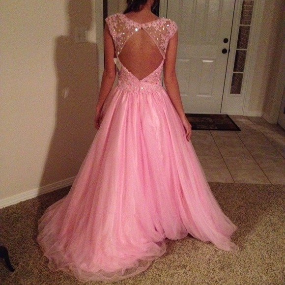 Pink prom dress 💗💘💕🎀 - Picture 4 of 4