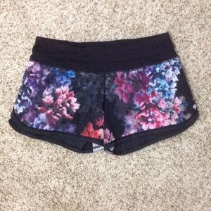 Lululemon Groovy Run Shorts