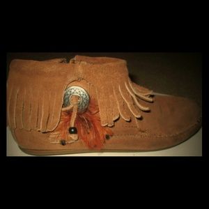 (SOLD!!!!) Minnetonka Moccasins Booties