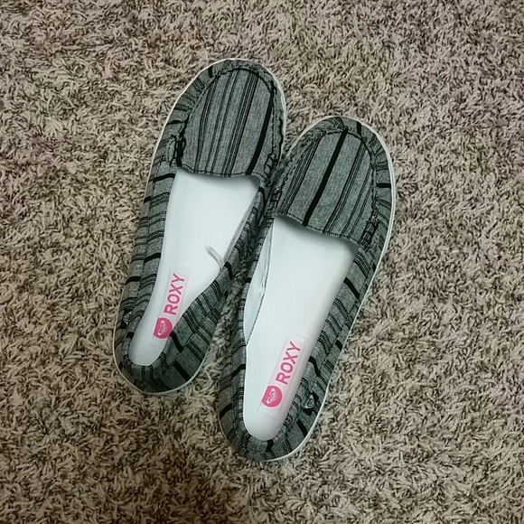 Roxy black and white boat shoes.
