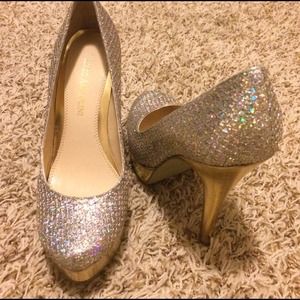 ⚡️SZ 4.5⚡️ Gold glitter Enzo Angiolini pumps