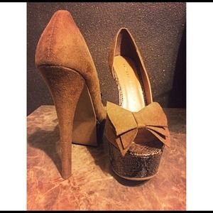 Suede Heels (Brown)