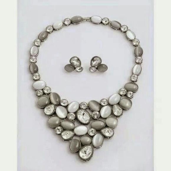 Rhodium Layered Swarovski Crystal Jewelry Set