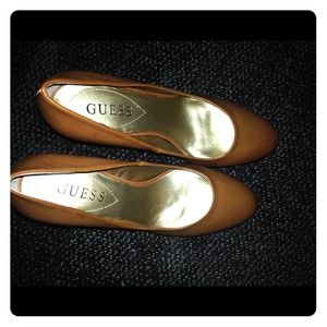 Brand new Guess Tan high heel pumps