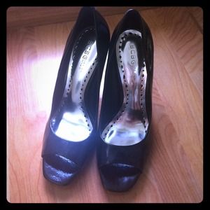 👠BCBG Black Patent Leather Pump Heels👠