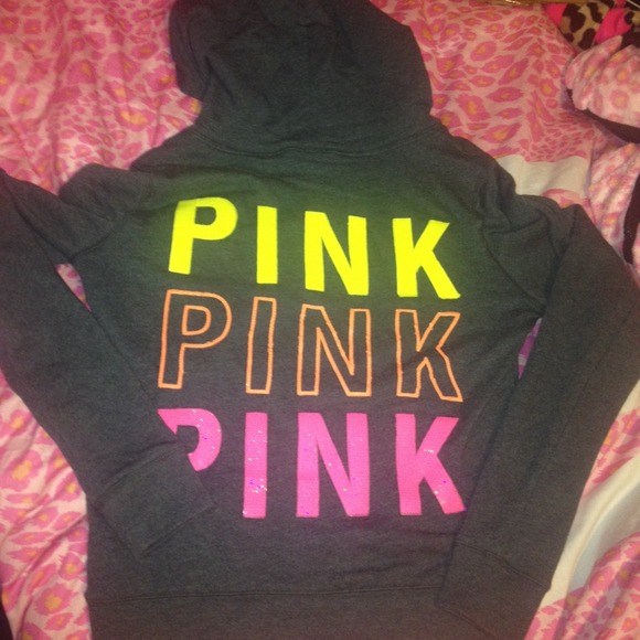 TRADED💝 VS PINK Exclusive Bling Hoodie