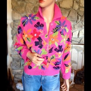 Beautiful floral sweater. Size S