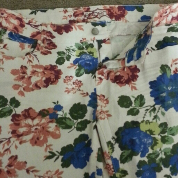 Floral jeans *sold* - Picture 2 of 3