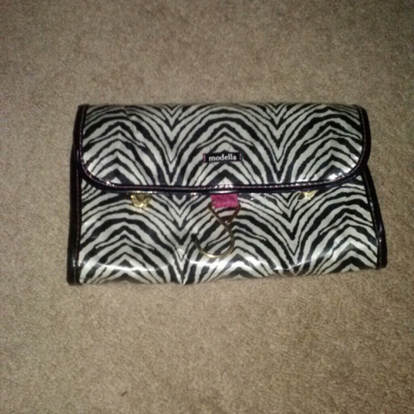 Make up organizer