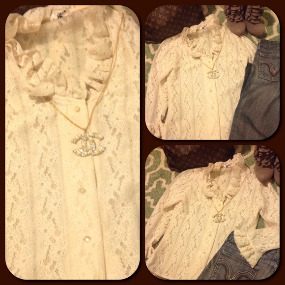 Beautiful Vintage Cream Lace Blouse - Picture 2 of 3