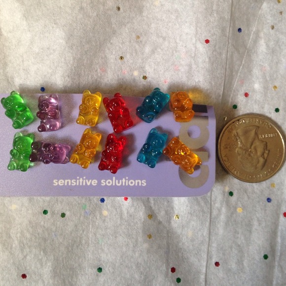❌SoLD❌Gummy Bear Stud Earrings - Picture 2 of 3