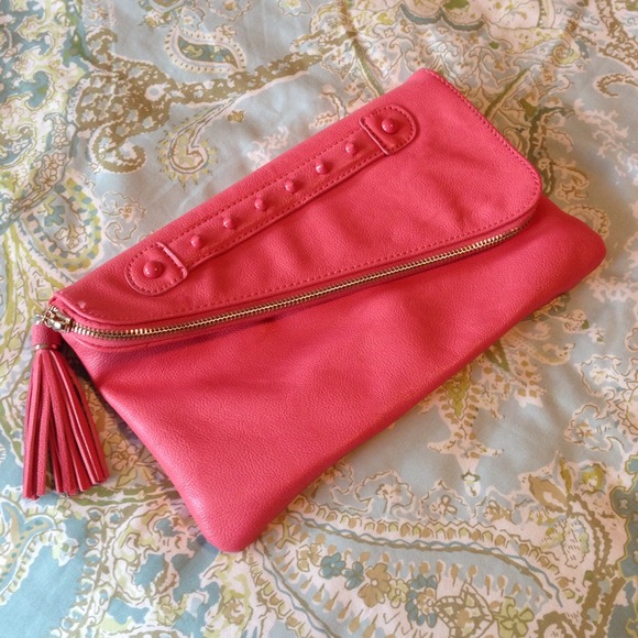 "REDUCED" ALDO Purse w Stud Detail & Gold Chain!