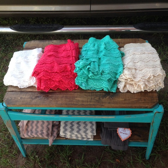Coral and Cream Shorts m/l