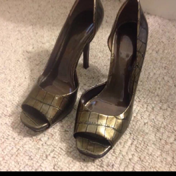 Jessica Simpson Green Croc Pumps size 8