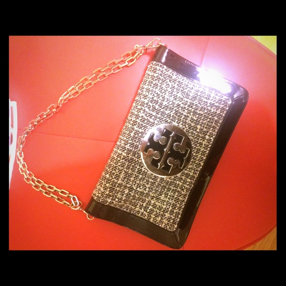 Tory burch leather clutch